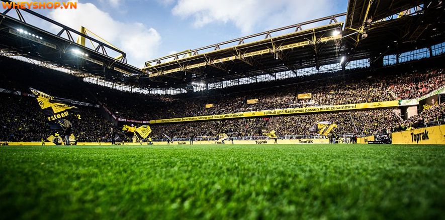 Signal Iduna Park còn được gọi là Sân vận động Westfalenstadion, đây là sân nhà của đội bóng Dortmund, trong mỗi trận đấu sân vận động này thu hút hơn 72.000...